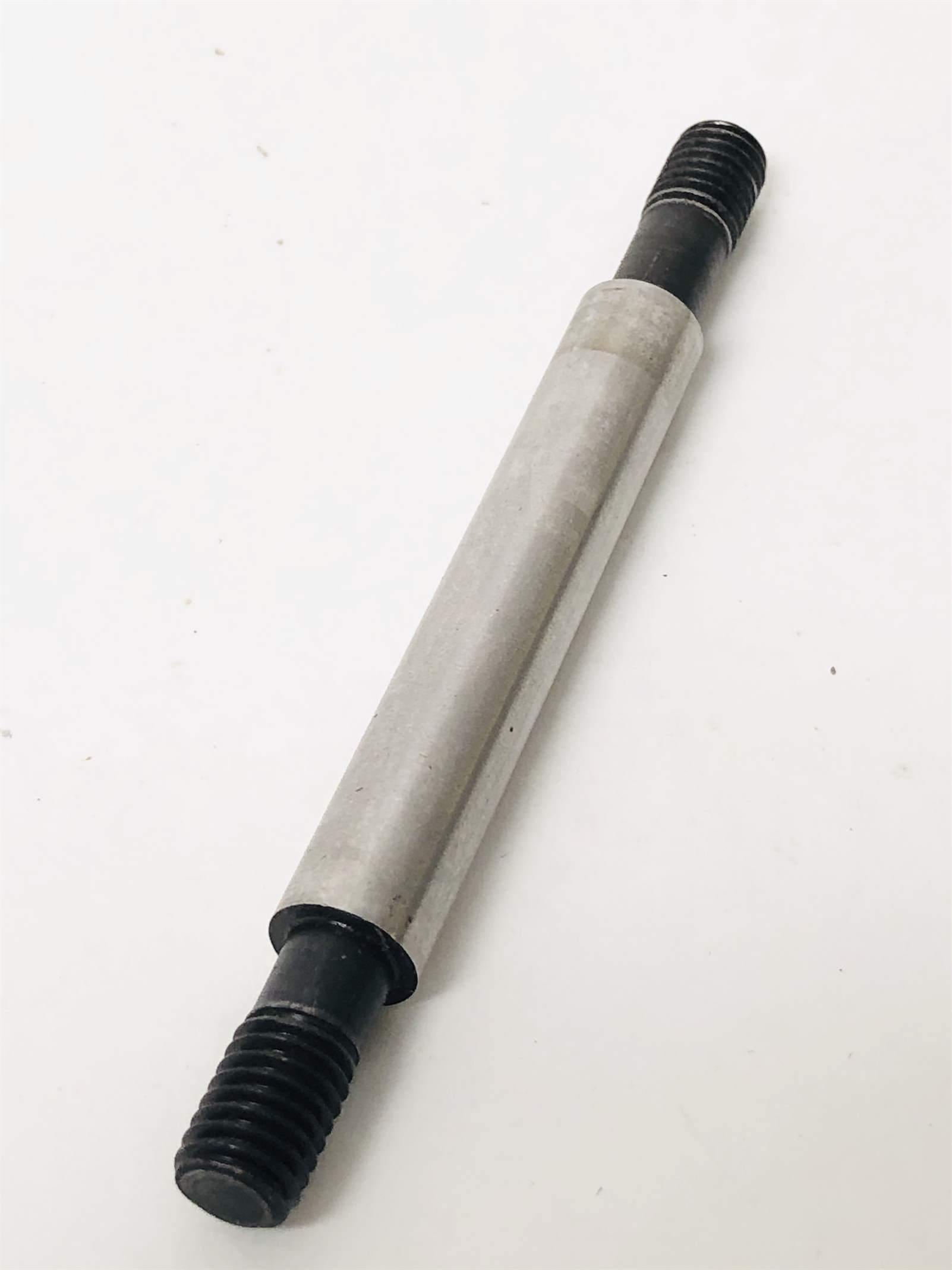FLYWHEEL AXLE