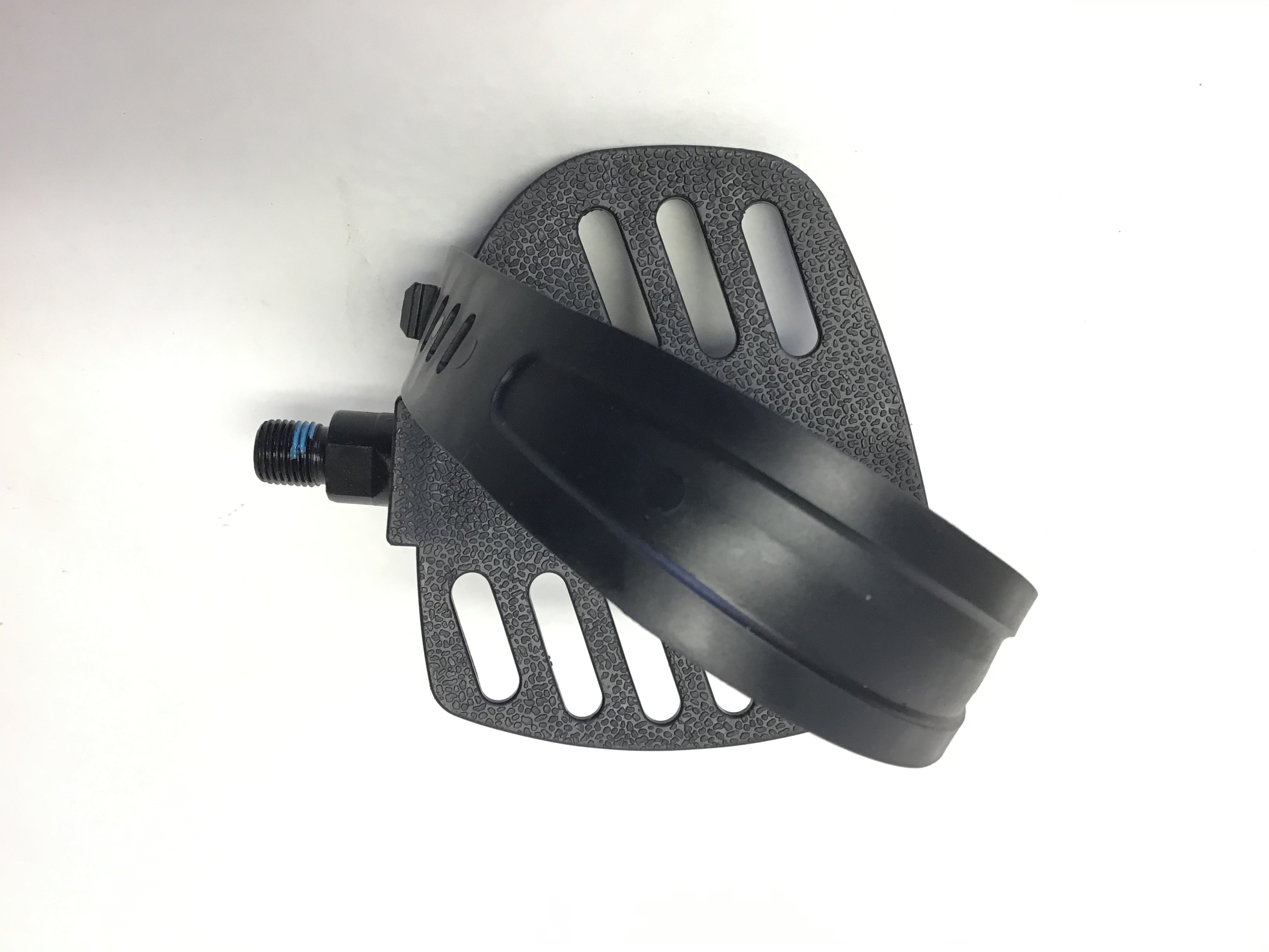 RIGHT PEDAL